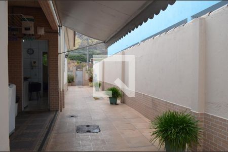 Casa à venda com 210m², 3 quartos e 6 vagasÁrea Externa