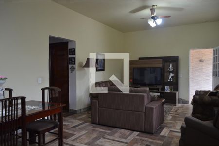 Sala de casa à venda com 3 quartos, 210m² em Taquara, Rio de Janeiro