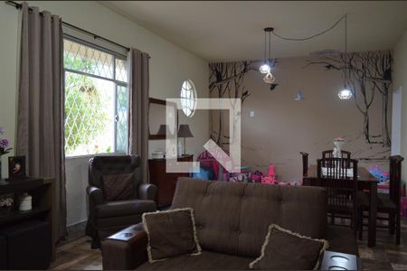 Sala de casa à venda com 3 quartos, 210m² em Taquara, Rio de Janeiro