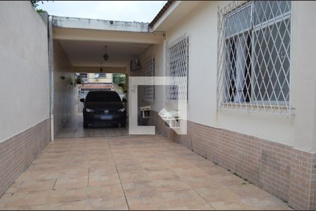 Casa à venda com 210m², 3 quartos e 6 vagasÁrea Externa - Garagem