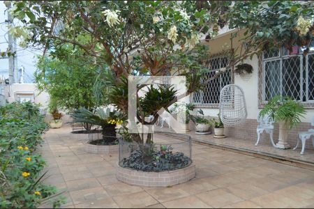 Casa à venda com 210m², 3 quartos e 6 vagasÁrea Externa