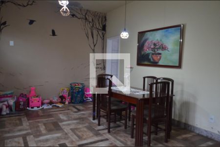 Sala de casa à venda com 3 quartos, 210m² em Taquara, Rio de Janeiro