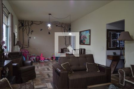 Sala de casa à venda com 3 quartos, 210m² em Taquara, Rio de Janeiro