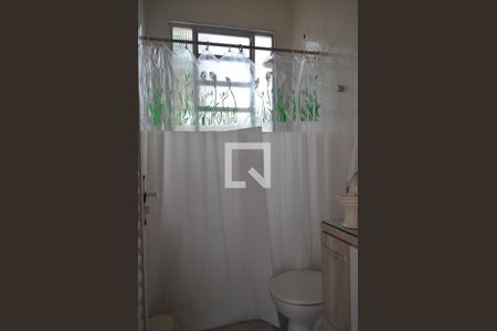 Casa à venda com 210m², 3 quartos e 6 vagasBanheiro Externo