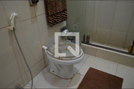 Casa à venda com 210m², 3 quartos e 6 vagasBanheiro da Suíte