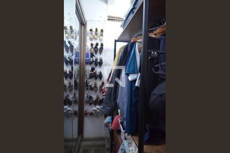 Casa à venda com 210m², 3 quartos e 6 vagasCloset 