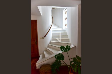 Apartamento à venda com 150m², 2 quartos e 1 vagaEscada