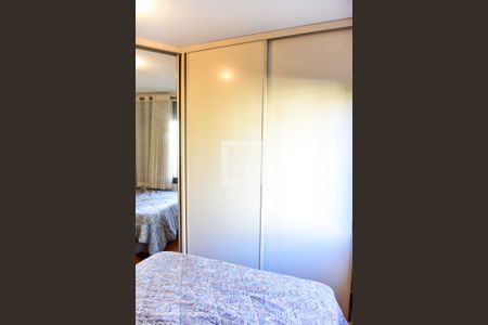 Quarto 1 de apartamento à venda com 2 quartos, 150m² em Auxiliadora, Porto Alegre