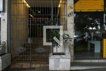 Apartamento para alugar com 75m², 2 quartos e 1 vaga Apartamento para alugar com 75m², 2 quartos e 1 vagaFachada e portaria