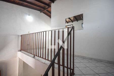 Corredor de casa para alugar com 2 quartos, 250m² em Jardim Nova Esperança, Taboão da Serra