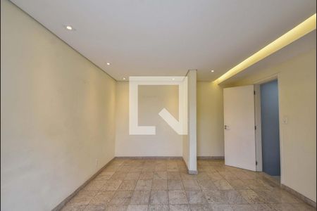 Casa à venda com 215m², 4 quartos e 2 vagasQuarto 01