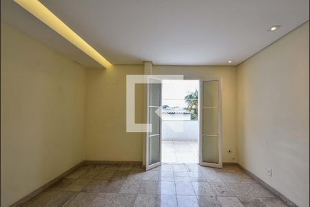 Casa à venda com 215m², 4 quartos e 2 vagasQuarto 01