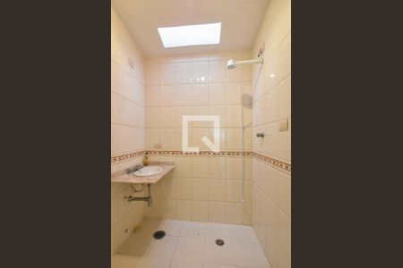 Casa à venda com 215m², 4 quartos e 2 vagasBanheiro