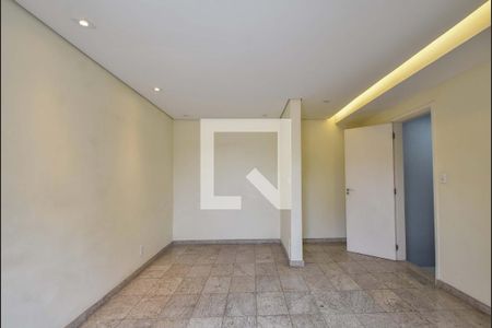 Casa à venda com 215m², 4 quartos e 2 vagasQuarto 01