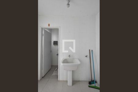 Casa à venda com 215m², 4 quartos e 2 vagasLavanderia