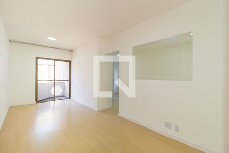 Sala de apartamento para alugar com 3 quartos, 72m² em Vila Bertioga, São Paulo