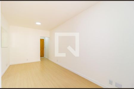 Sala de apartamento para alugar com 3 quartos, 72m² em Vila Bertioga, São Paulo