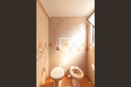 Banheiro de apartamento à venda com 1 quarto, 36m² em Centro Histórico, Porto Alegre