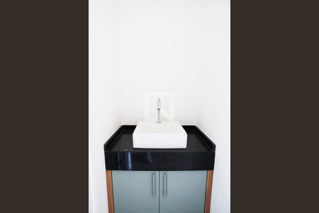 Banheiro - Torneira de apartamento para alugar com 1 quarto, 24m² em Bela Vista, São Paulo