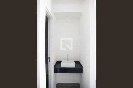 Banheiro de kitnet/studio para alugar com 1 quarto, 24m² em Bela Vista, São Paulo