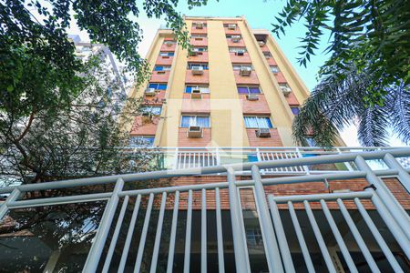 Apartamento à venda com 94m², 3 quartos e 1 vaga Apartamento à venda com 94m², 3 quartos e 1 vagaFachada
