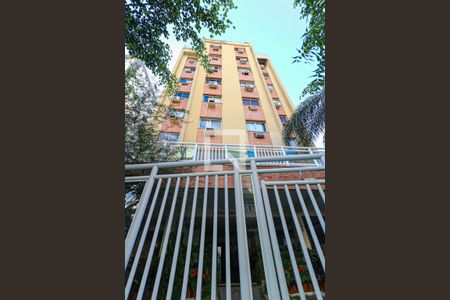 Apartamento à venda com 94m², 3 quartos e 1 vaga Apartamento à venda com 94m², 3 quartos e 1 vagaFachada