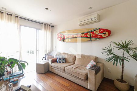 Apartamento à venda com 94m², 3 quartos e 1 vaga Apartamento à venda com 94m², 3 quartos e 1 vagaSala