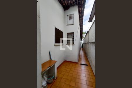 Casa à venda com 500m², 3 quartos e 4 vagasCorredor Lateral