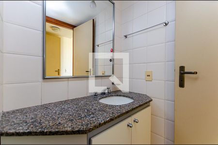 Apartamento à venda com 150m², 4 quartos e 2 vagasBanheiro da Suite 2