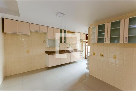 Apartamento à venda com 150m², 4 quartos e 2 vagasCozinha 