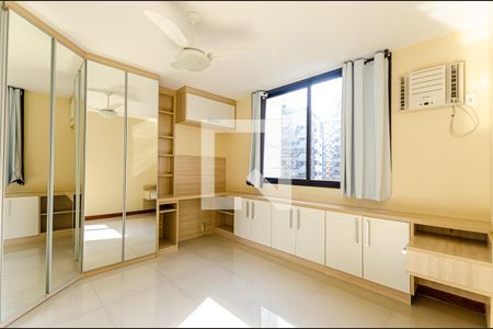 Suite de apartamento à venda com 4 quartos, 150m² em Icaraí, Niterói