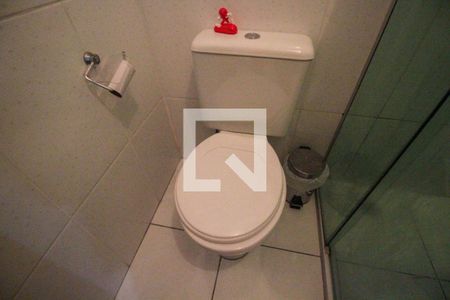 Casa de condomínio à venda com 65m², 2 quartos e 1 vaga Casa de condomínio à venda com 65m², 2 quartos e 1 vagaBanheiro da Suíte 2