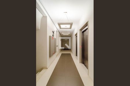 Apartamento à venda com 140m², 2 quartos e 1 vaga Apartamento à venda com 140m², 2 quartos e 1 vagaHall do andar