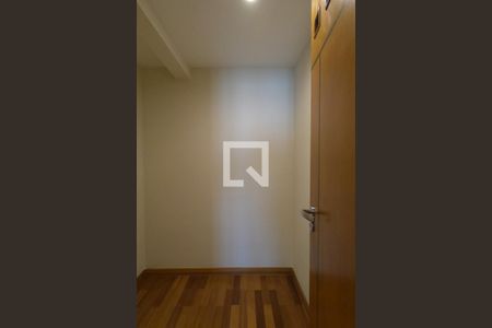 Apartamento para alugar com 126m², 2 quartos e 4 vagas Apartamento para alugar com 126m², 2 quartos e 4 vagasEscritório