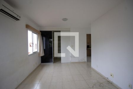 Casa de condomínio à venda com 120m², 4 quartos e 3 vagasSuíte