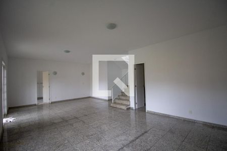 Casa de condomínio à venda com 120m², 4 quartos e 3 vagasSala