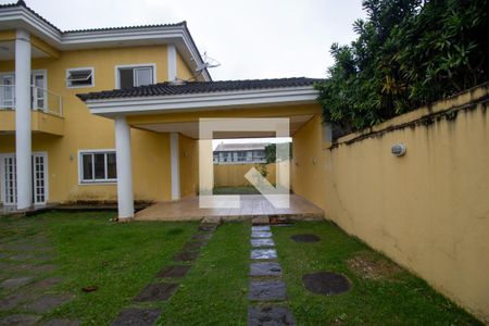 Casa de condomínio à venda com 120m², 4 quartos e 3 vagasQuintal