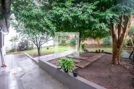 Casa à venda com 165m², 3 quartos e 3 vagas Casa à venda com 165m², 3 quartos e 3 vagasQuintal