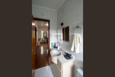 Casa à venda com 165m², 3 quartos e 3 vagas Casa à venda com 165m², 3 quartos e 3 vagasBanheiro Social