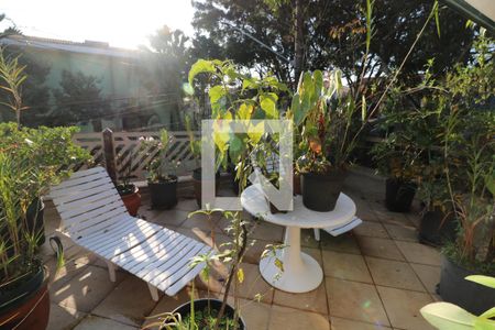 Casa à venda com 250m², 3 quartos e 4 vagasVaranda quarto 2