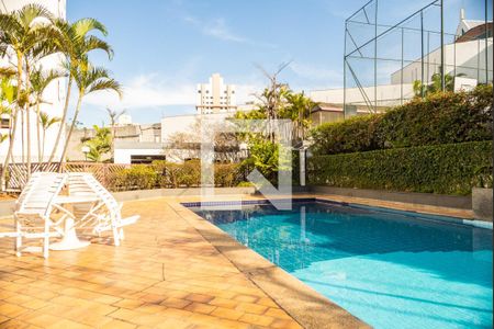 Apartamento à venda com 140m², 4 quartos e 2 vagas Apartamento à venda com 140m², 4 quartos e 2 vagasÁrea comum - Piscina