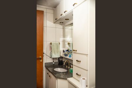 Apartamento à venda com 140m², 4 quartos e 2 vagas Apartamento à venda com 140m², 4 quartos e 2 vagasBanheiro 1