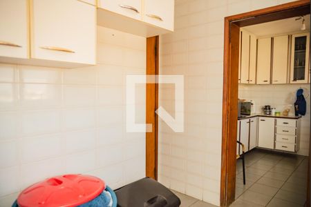 Apartamento à venda com 140m², 4 quartos e 2 vagas Apartamento à venda com 140m², 4 quartos e 2 vagasÁrea de Serviço