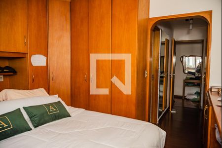 Apartamento à venda com 140m², 4 quartos e 2 vagas Apartamento à venda com 140m², 4 quartos e 2 vagasSuíte