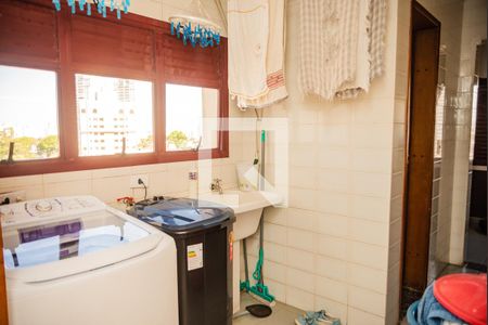 Apartamento à venda com 140m², 4 quartos e 2 vagas Apartamento à venda com 140m², 4 quartos e 2 vagasÁrea de Serviço