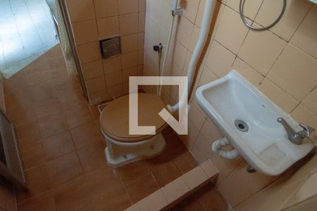 Banheiro de kitnet/studio para alugar com 1 quarto, 25m² em Copacabana, Rio de Janeiro