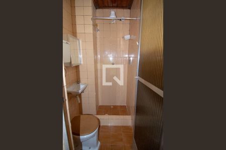Banheiro de kitnet/studio para alugar com 1 quarto, 25m² em Copacabana, Rio de Janeiro