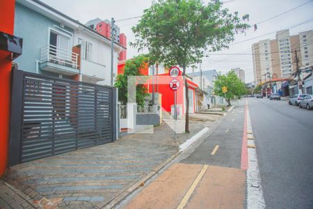 Fachada de casa à venda com 3 quartos, 88m² em Vila Gumercindo, São Paulo