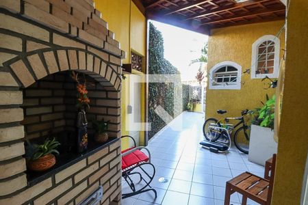 Casa para alugar com 224m², 4 quartos e 5 vagasQuintal com churrasqueira 