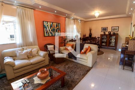 Sala de casa para alugar com 4 quartos, 224m² em Vila Galvão, Guarulhos